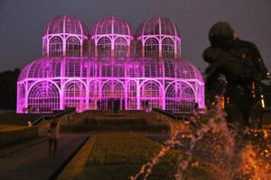 Outubro Rosa , iluminação na cúpola do Jardim Botânico.